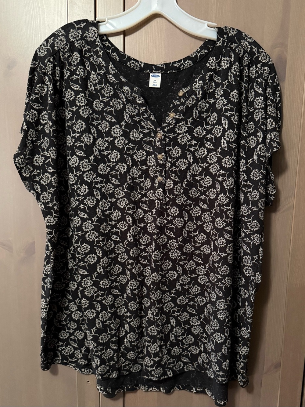 Old Navy Black Floral Button-Front Blouse